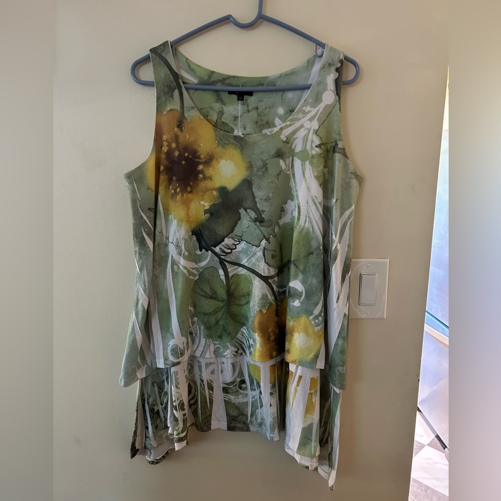 Spoint-{Size-1X}-Women’s Layered Tank Top Tunic with Flower Print